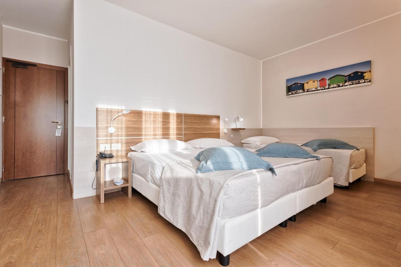 Hotel Croce Di Malta Lignano Sabbiadoro Extérieur photo
