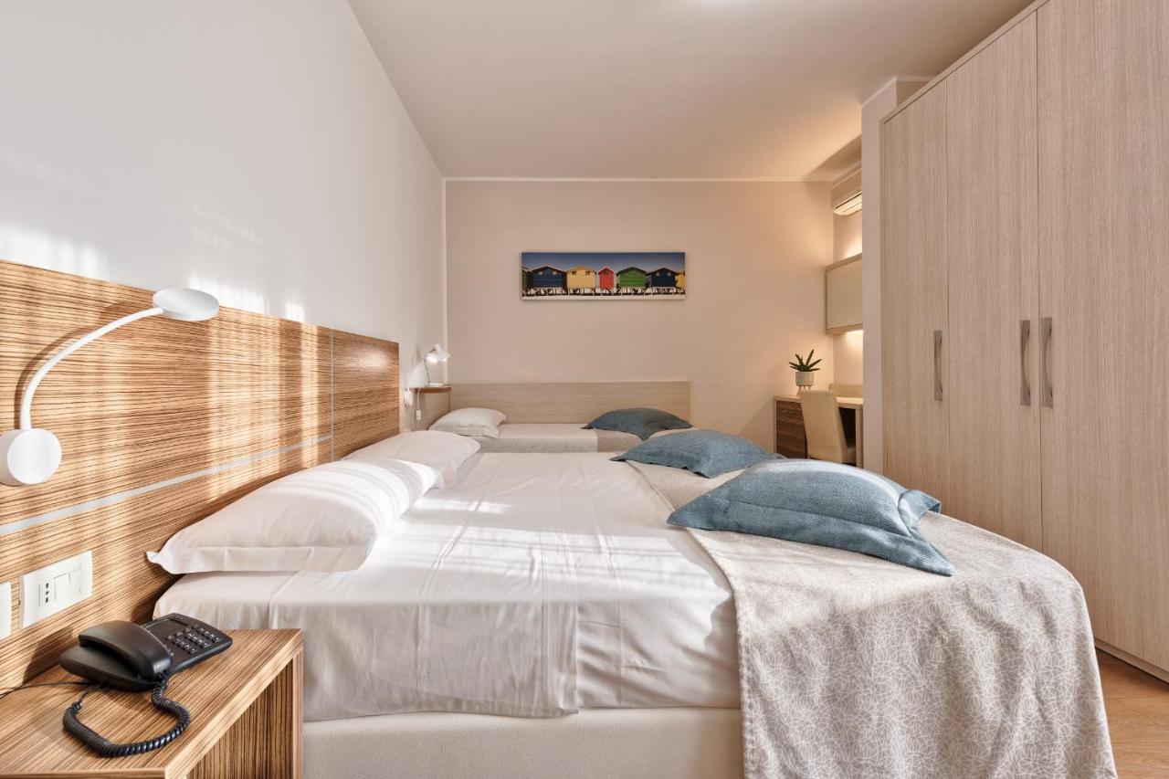 Hotel Croce Di Malta Lignano Sabbiadoro Extérieur photo
