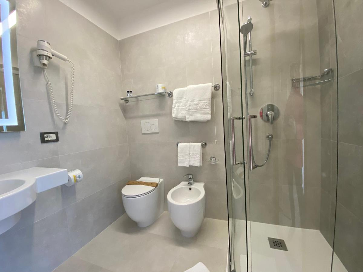 Hotel Croce Di Malta Lignano Sabbiadoro Extérieur photo