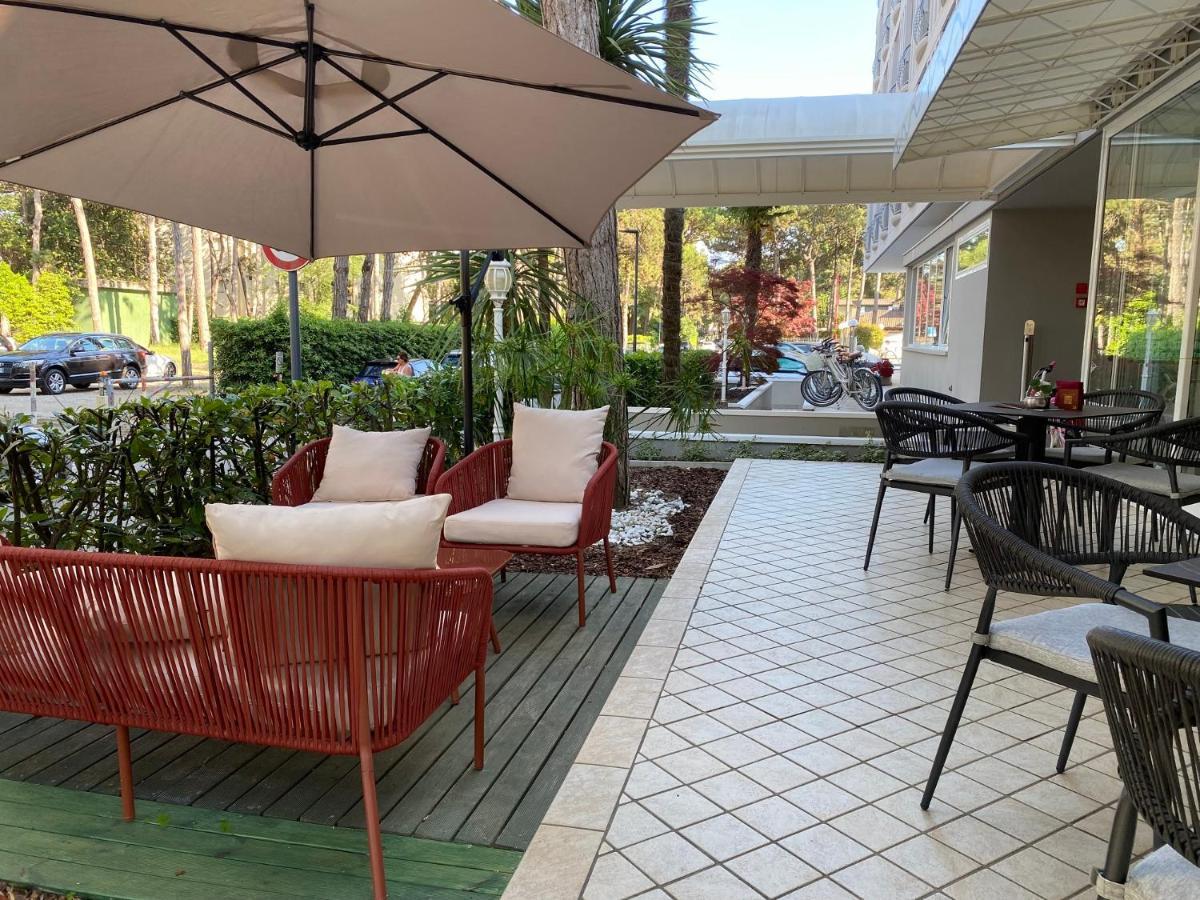 Hotel Croce Di Malta Lignano Sabbiadoro Extérieur photo