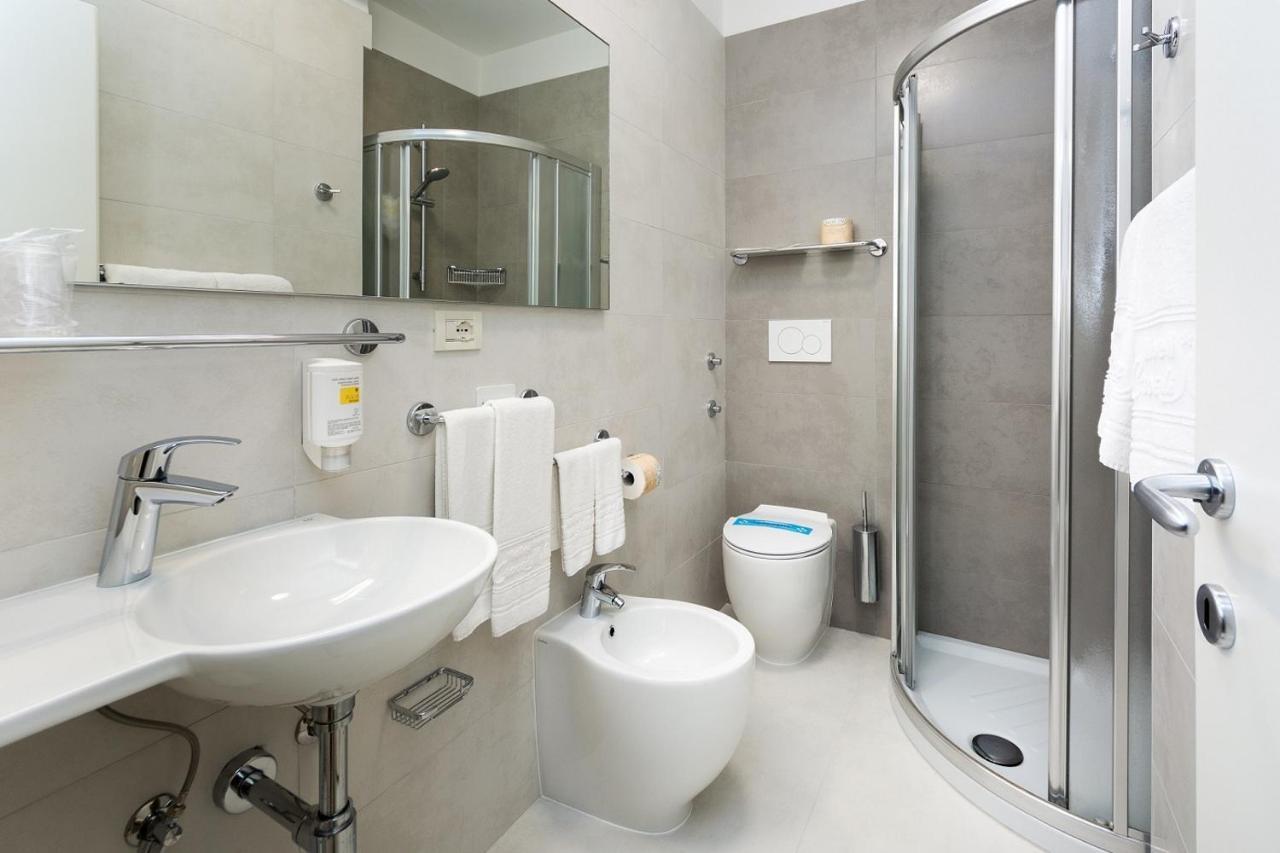 Hotel Croce Di Malta Lignano Sabbiadoro Extérieur photo