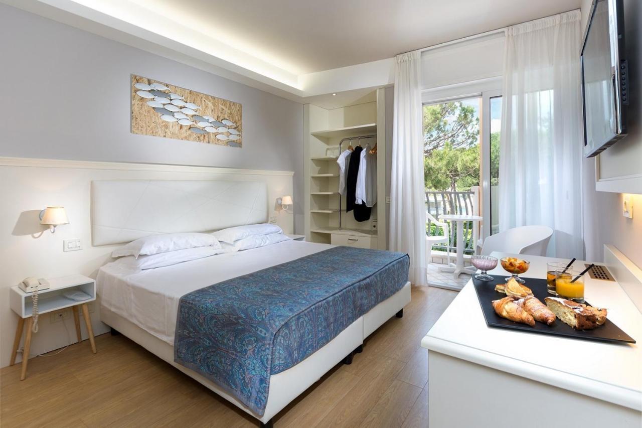 Hotel Croce Di Malta Lignano Sabbiadoro Extérieur photo